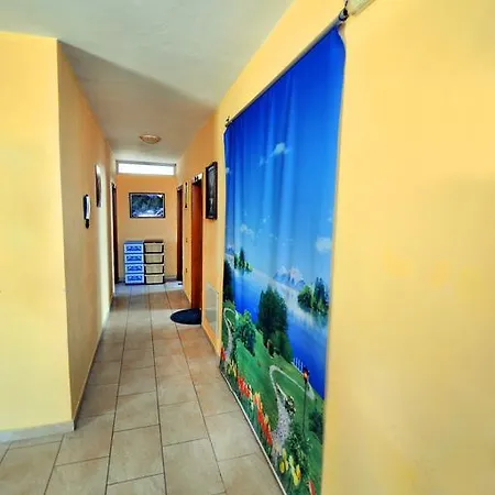 Pemaj אכסניה שקודר