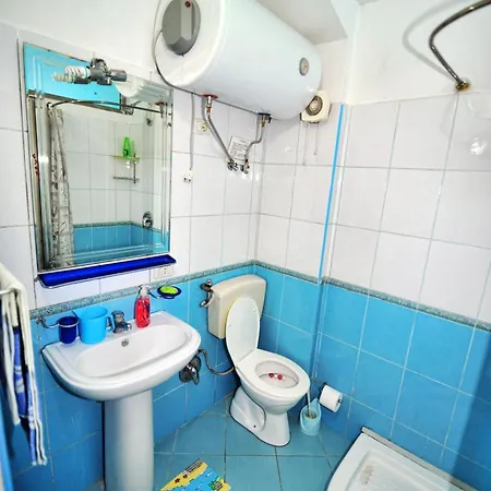 Pemaj אכסניה *