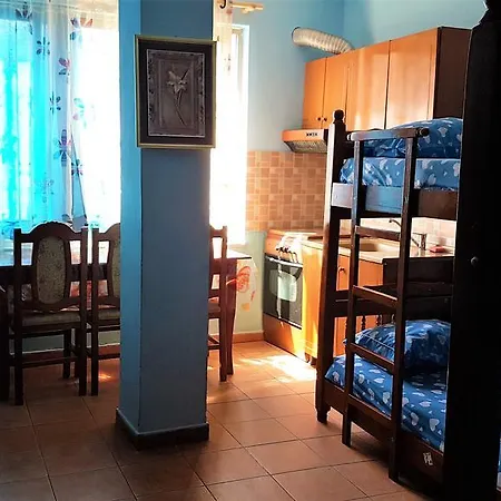 Pemaj אכסניה *