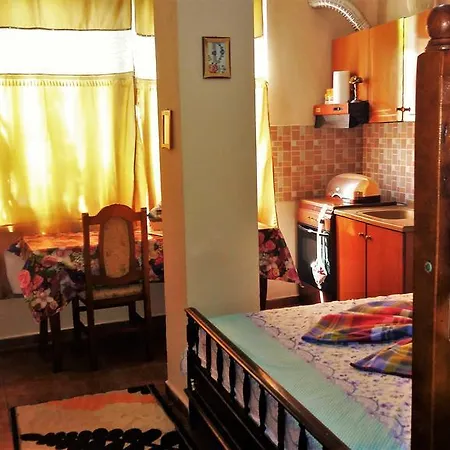 Hostel Pemaj *